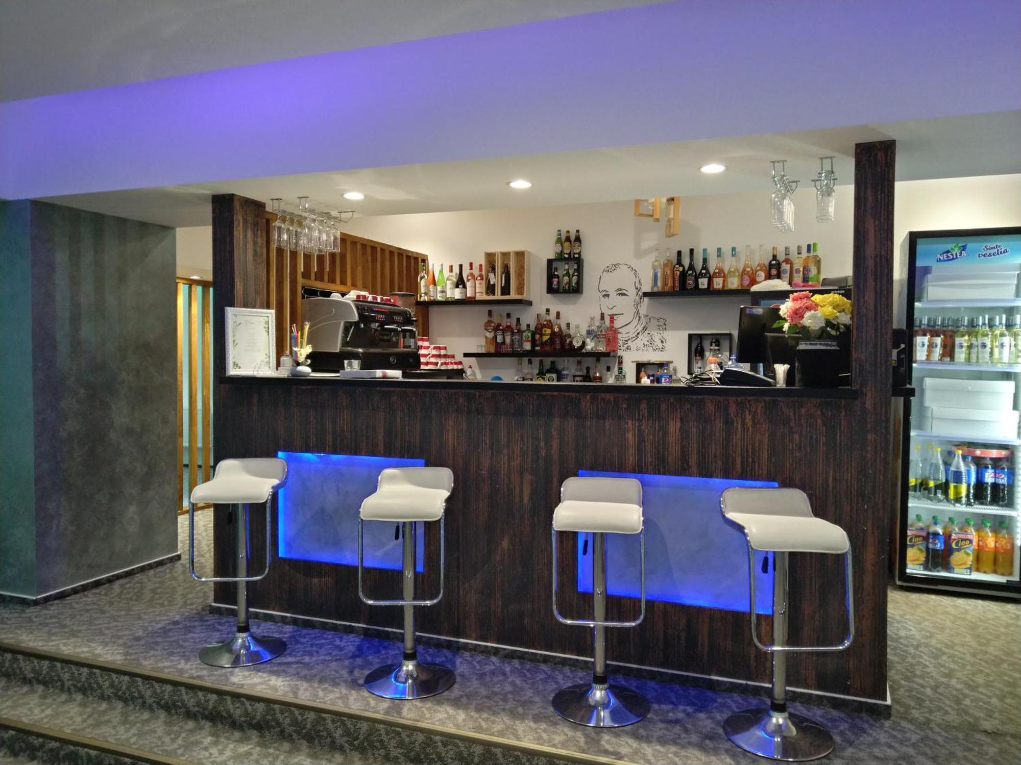 Popasul Lui Gicuta Bed & Breakfast Curtea De Arges Luaran gambar